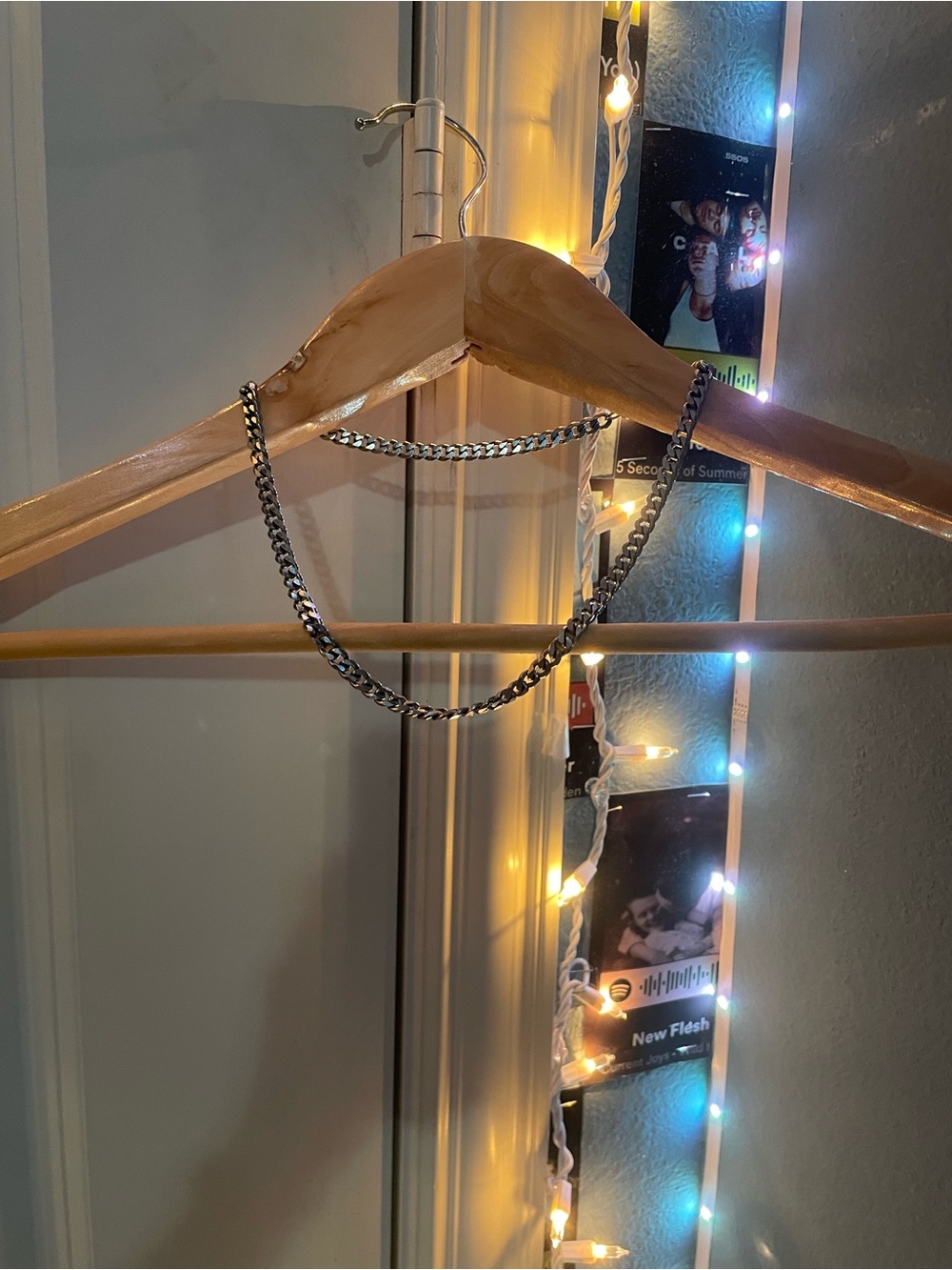 Silver chain necklace